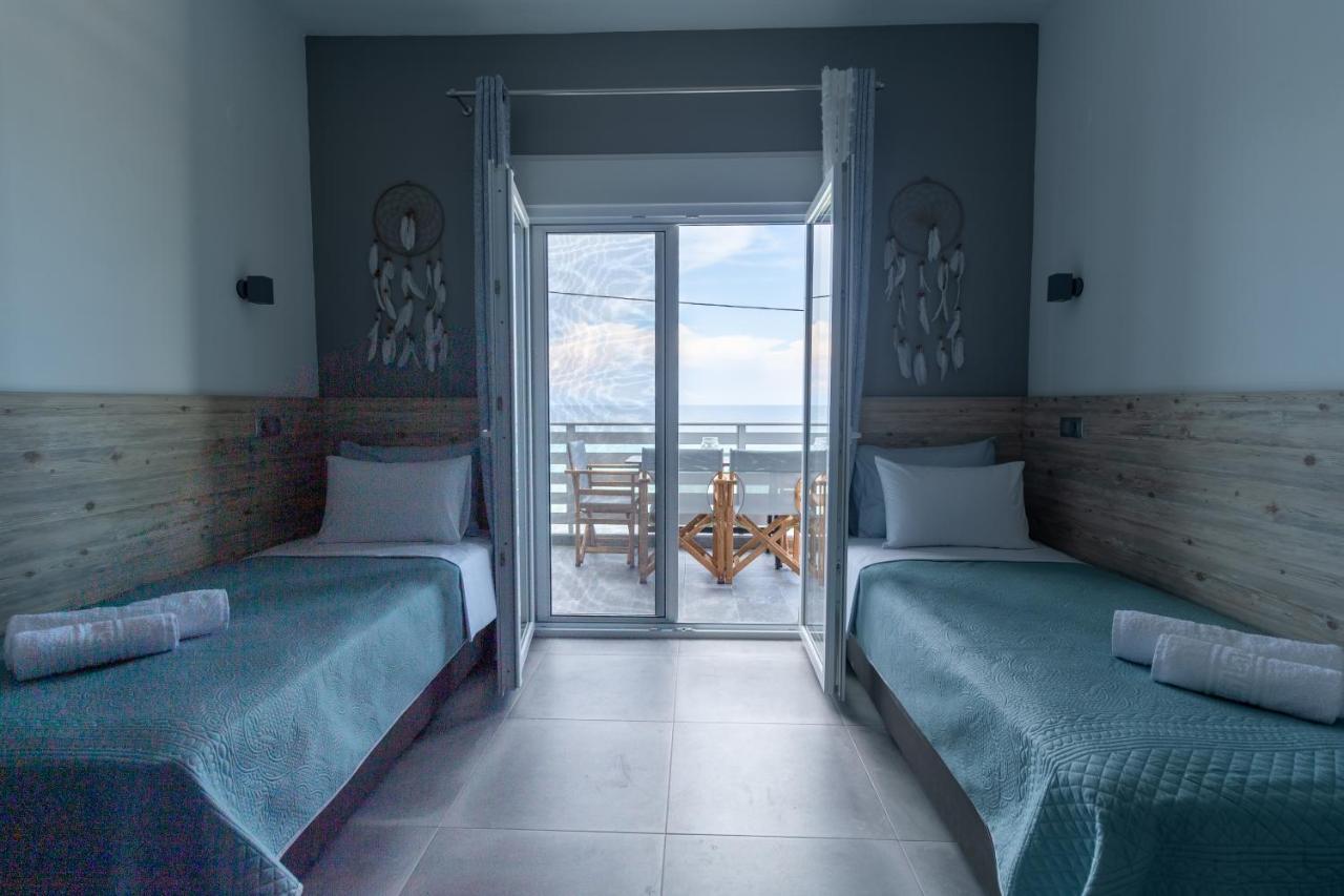 Golden Seaside 2 Apartment Nea Roda Exterior photo